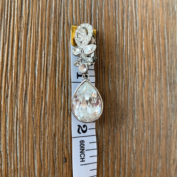 Givenchy Pre-Owned 2000s Crystal-Embellished Dangle Clip-On Earrings - Picture 5 of 6